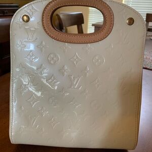 Authentic White Louis Vuitton Vernis Bag EUC